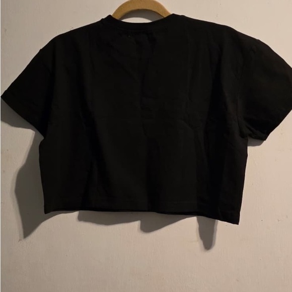 PrettyLittleThing Black Short Sleeve Crop Top - Picture 8 of 13